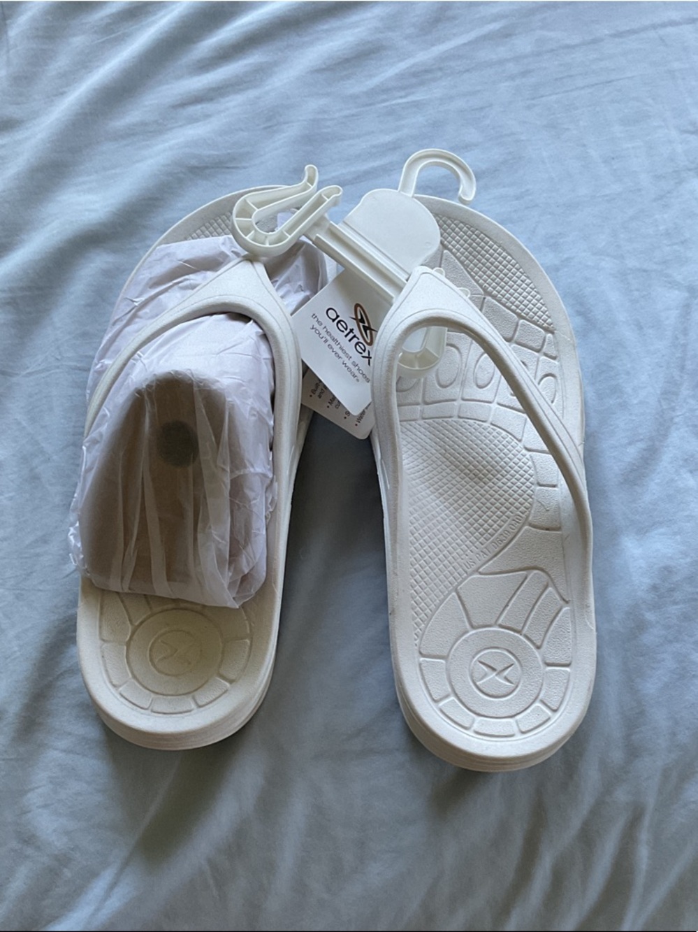 Aetrex White Women's Foam Flip Flop Sandals size 11